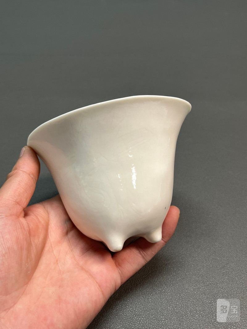 清康熙  德化窑白釉暗刻诗文杯 - 图11